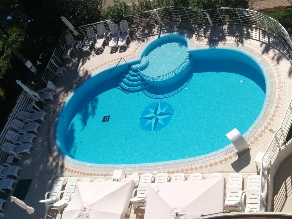 Hotel San Francisco Lignano Sabbiadoro Eksteriør bilde