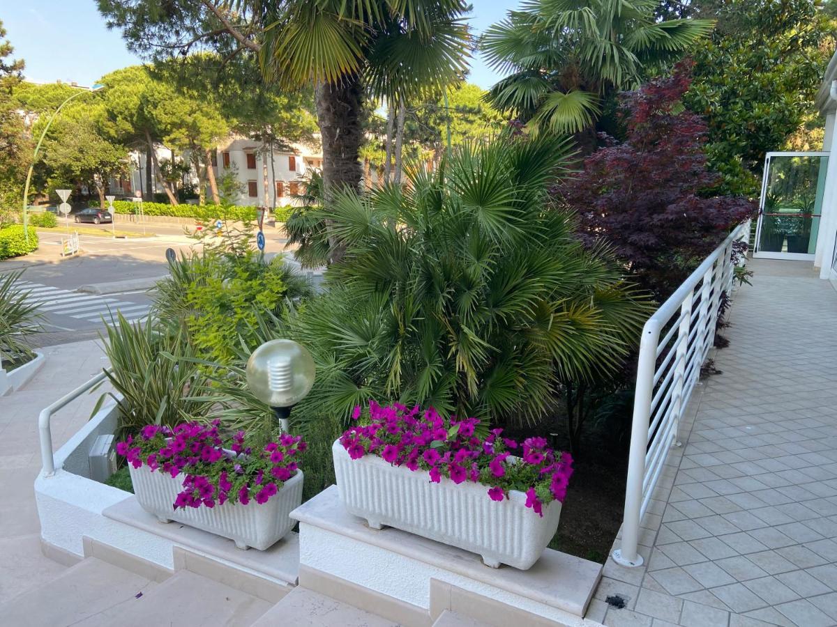 Hotel San Francisco Lignano Sabbiadoro Eksteriør bilde