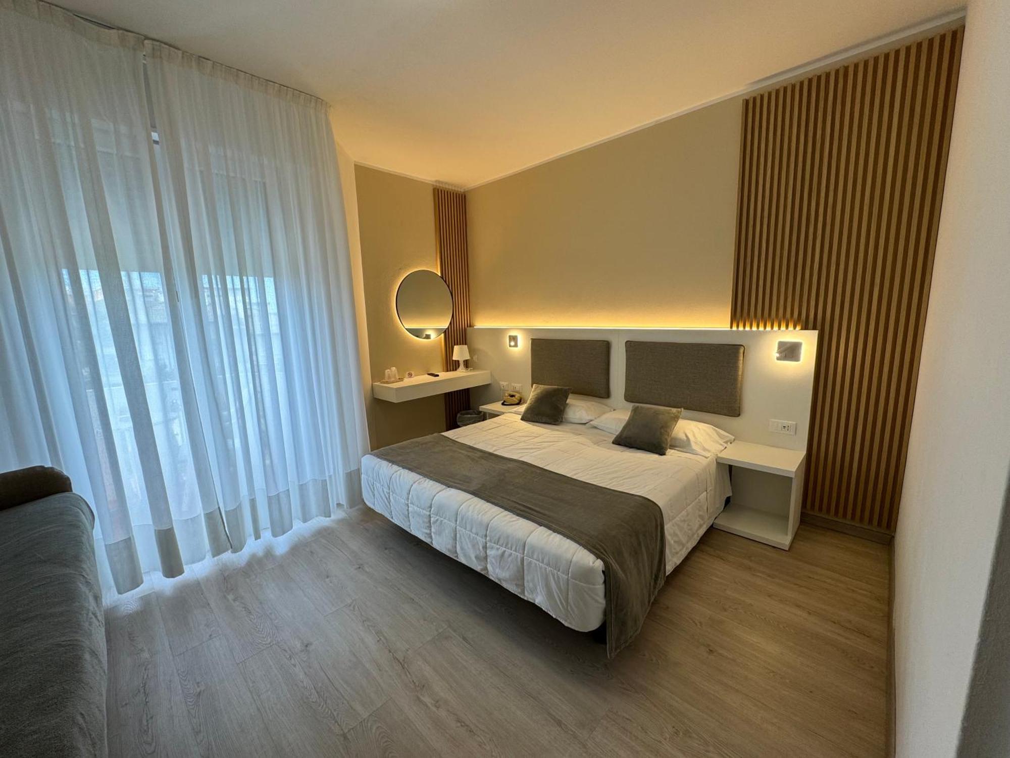 Hotel San Francisco Lignano Sabbiadoro Eksteriør bilde