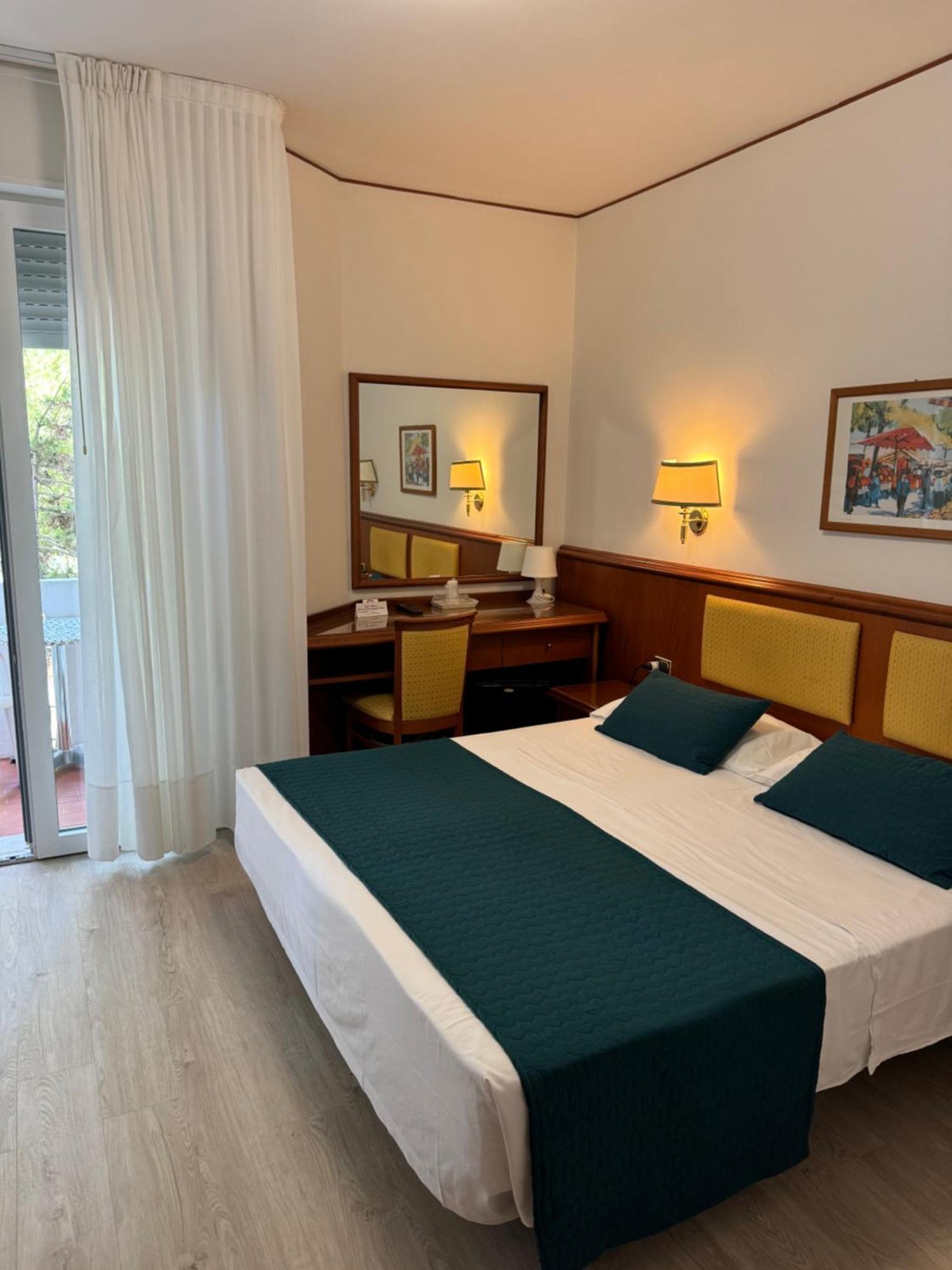 Hotel San Francisco Lignano Sabbiadoro Eksteriør bilde